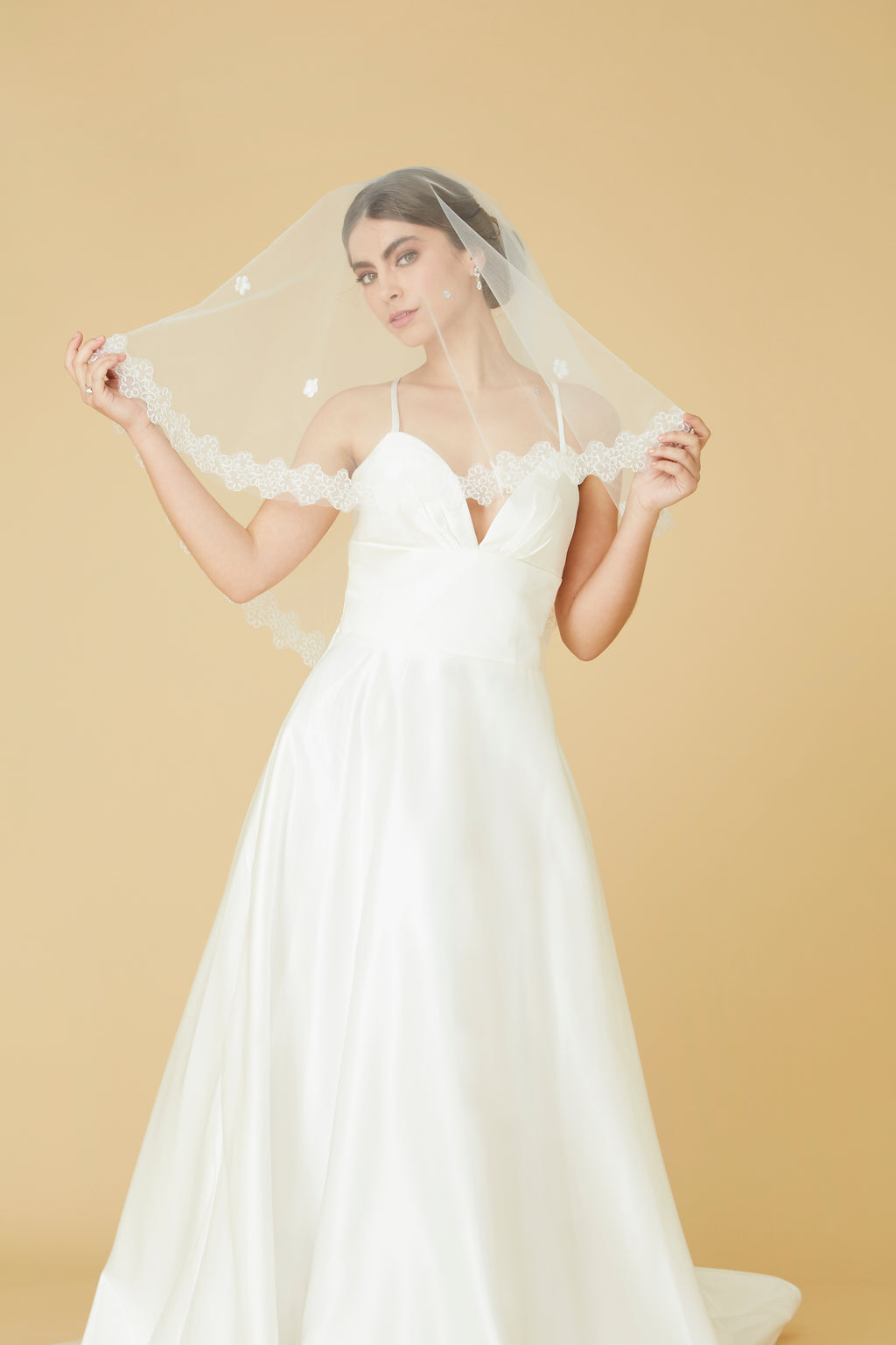 Allix Fingertip Wedding Veil