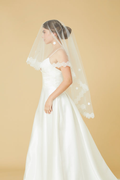 Allix Fingertip Wedding Veil