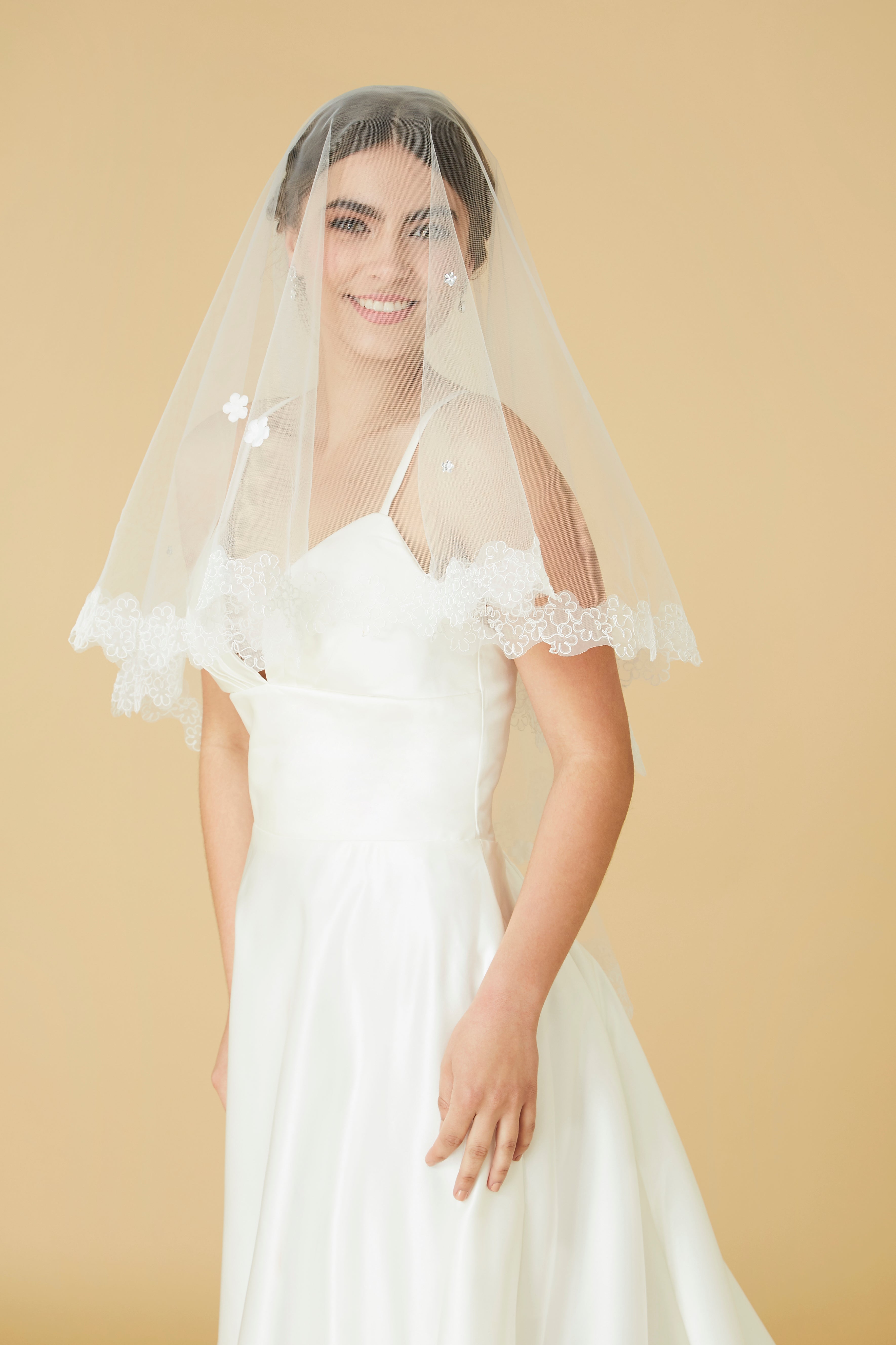 Allix Fingertip Wedding Veil